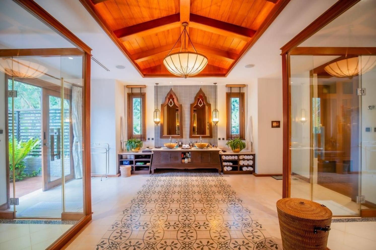 Royal Legacy Private Villa With Private Golf Course プーケット エクステリア 写真